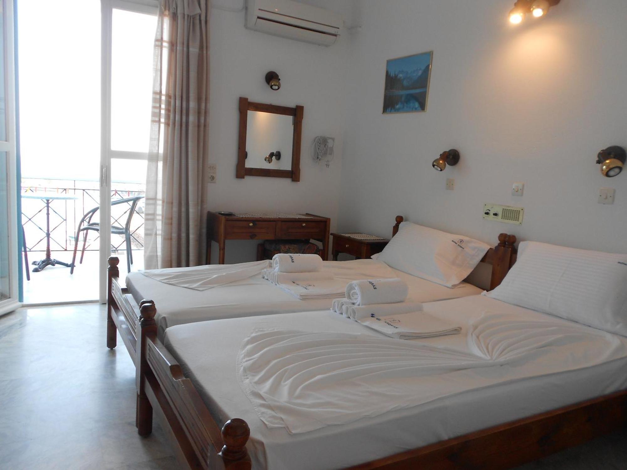Zorbas Hotel&Studios Pythagóreion Habitación foto