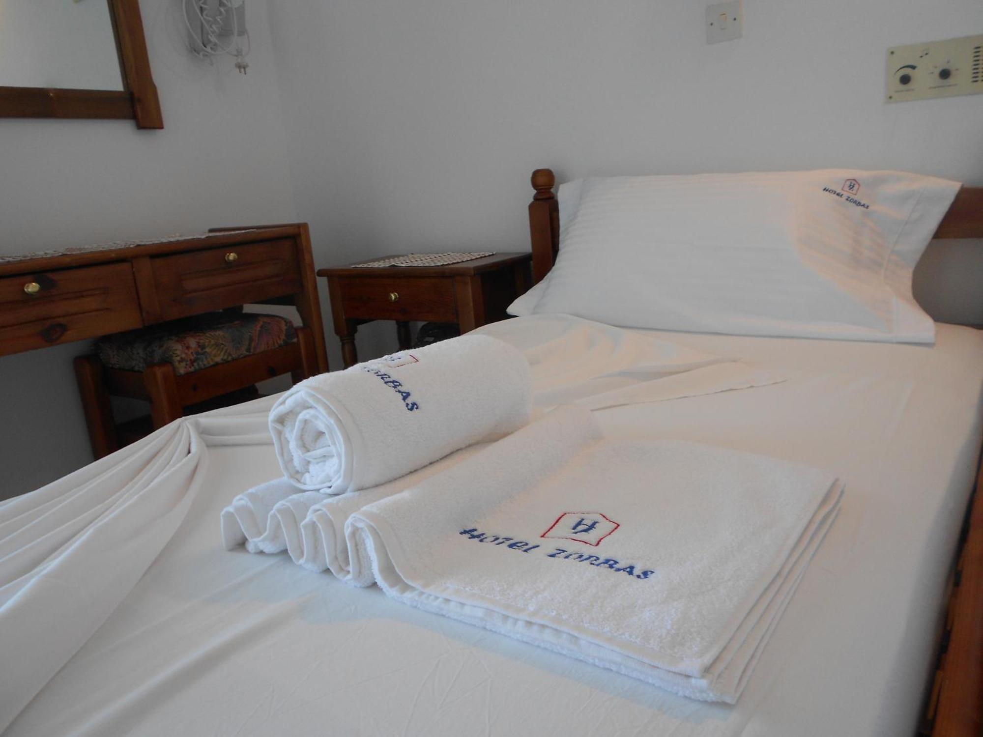 Zorbas Hotel&Studios Pythagóreion Habitación foto